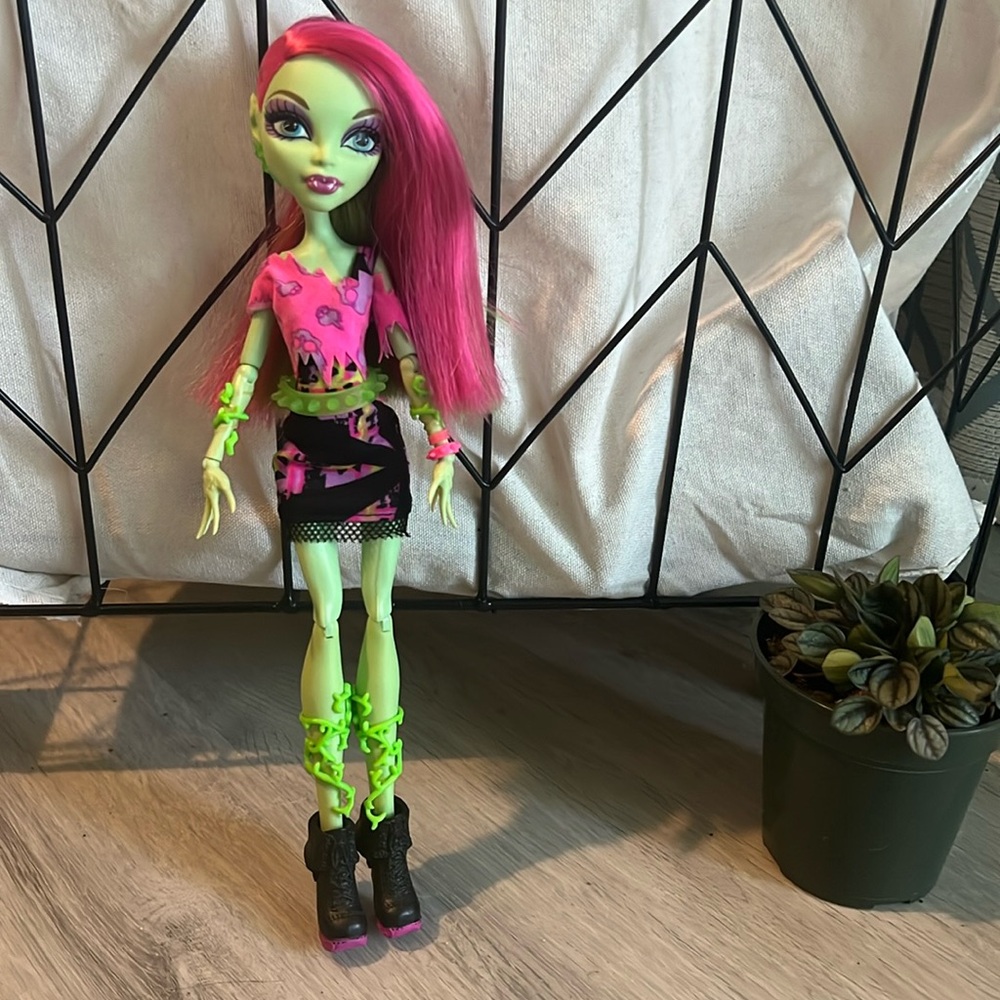 2011 Venus Mcflytrap Monster high doll🪴